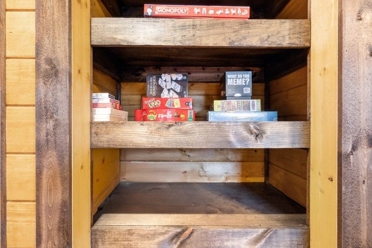 Built-in shelf of board games