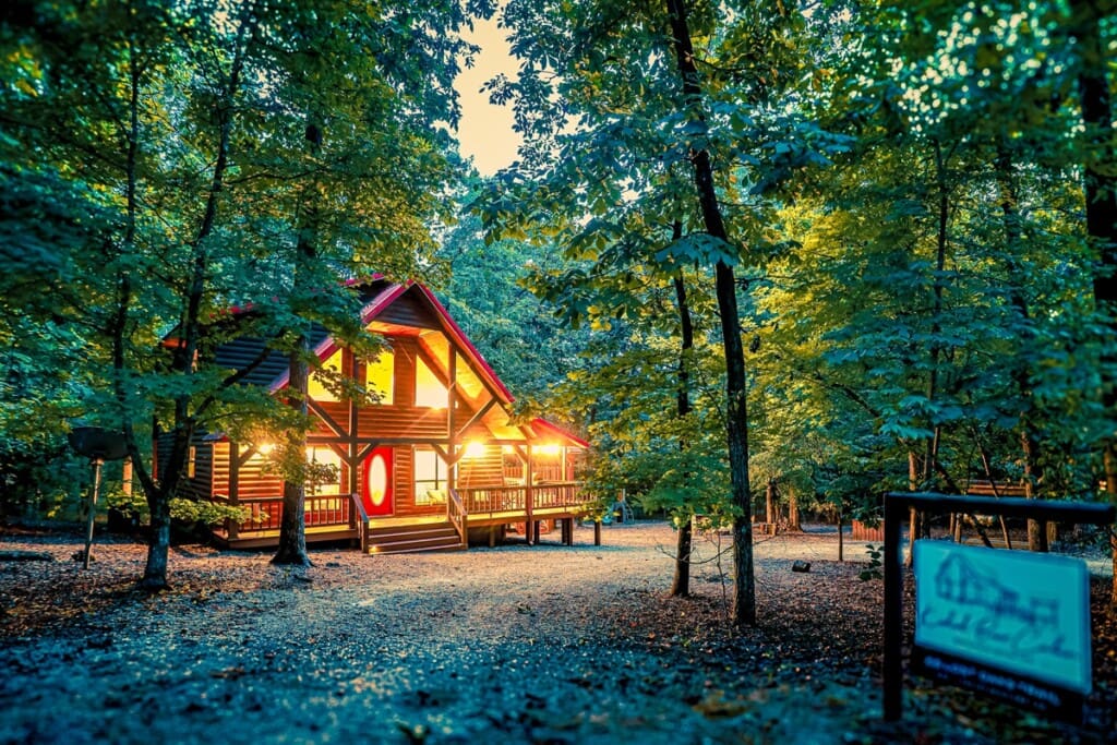 Kodiak Bear Cabin | 3 Bedroom Cabin with Hot Tub & Fire Pit