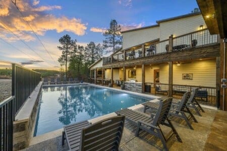 Broken Bow cabin with private pool and game room - Neon Moon Lodge