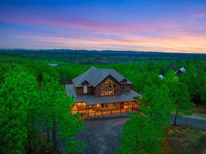 10 Bears - cabin in Broken Bow, Oklahoma, photo 1