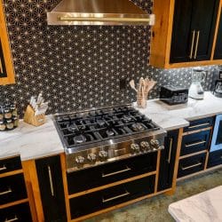 Gas cooktop with patterned tile backsplash